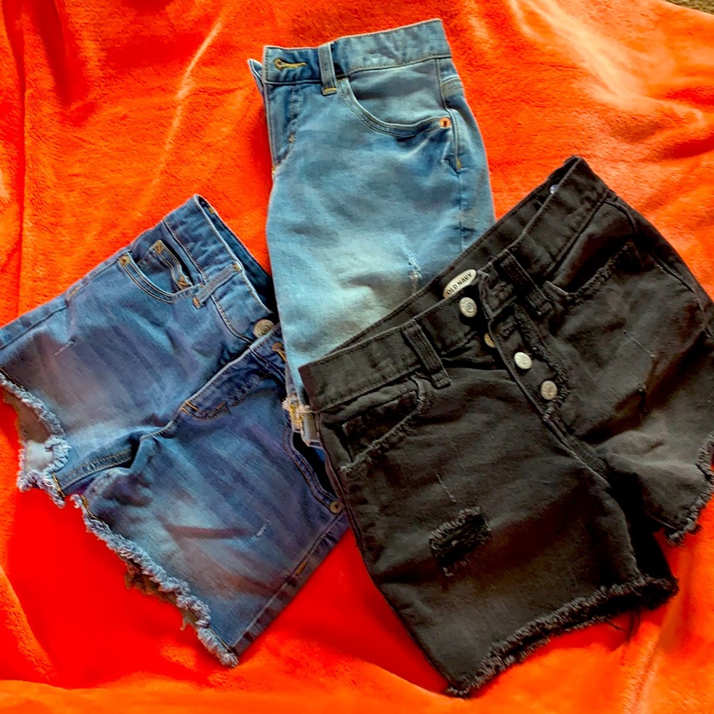 2 Justice and 1 Old Navy girls shorts.